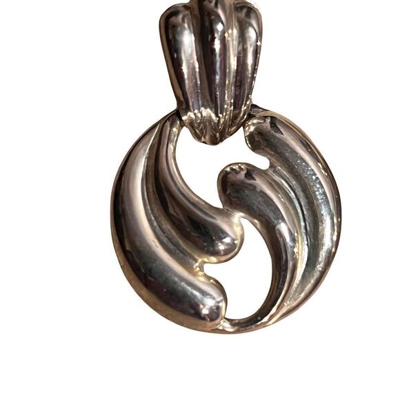 Swirly Curvy Silver Tone Openwork Earrings, Post Back For Pierced Ears Women’s - Picture 3 of 6